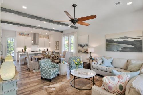 Treetop Casa | Rosie Disposition