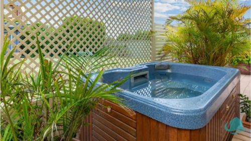 Caves Beach Casa | Rosies Family Spa Retreat - 300m to the sandy shores of Caves Beach