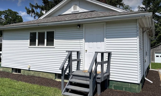 Geneva Casa | Rosko Ridge Cottage located minutes from GOTL and wineries
