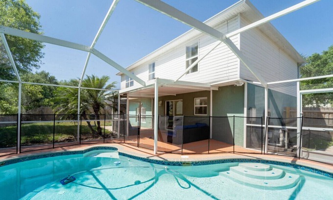 Wesley Chapel South Casa | "Rossignol LaCroix Quarters" - 4 Bd 2.5 Bath w/ Pool
