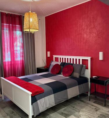 Zona XXXIII Acilia Sud Cama Y Desayuno | Rosso Relativo