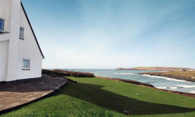 Padstow Cabaña | Roswidden on the cliff, overlooking Treyarnon Bay