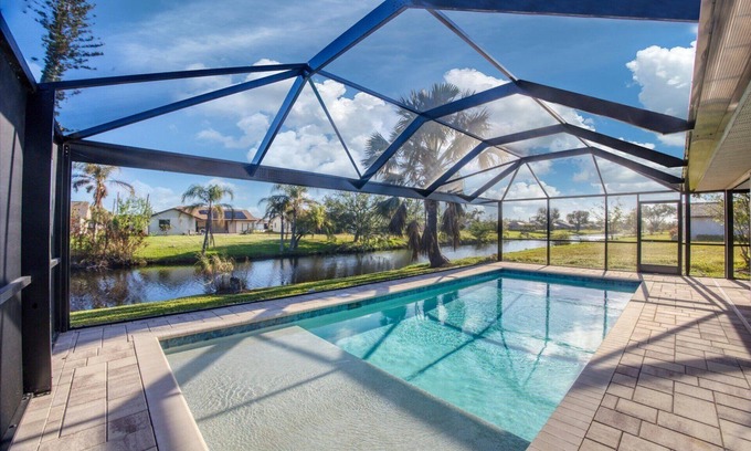 Pebble Beach Casa | Rotunda West Private Pool House 7 miles from Gulf Beaches