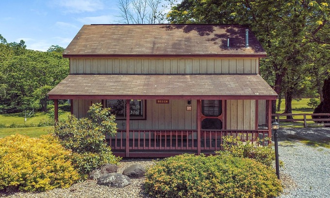 Sabinsville Cabaña | Rough Cut Lodge - Beech Cabin 3 bedroom with hot tub access