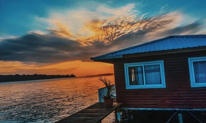 Isla Bastimentos Casa | Round The Point Bungalow