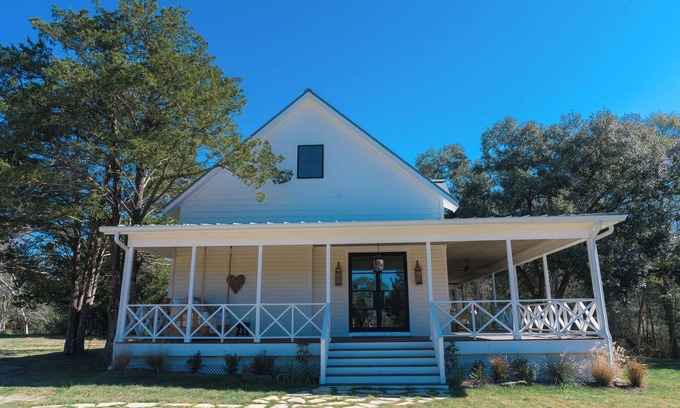 Round Top Casa | Round Top escape! Experience charming Round Top or the Summer Symphony!