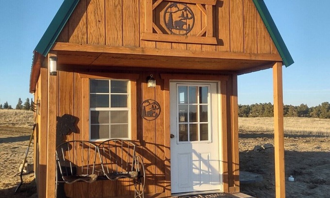 Roundup Cabina | Roundup Cozy and Scenic Cabin Secluded and Scenic