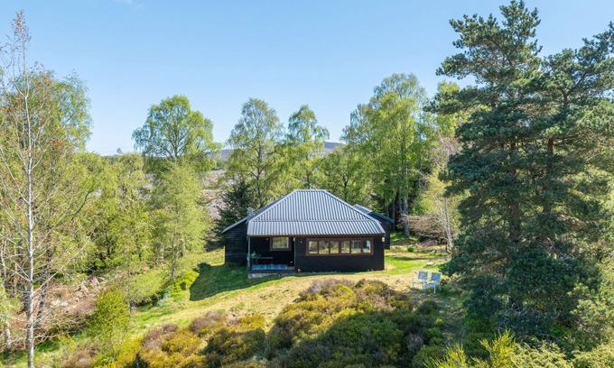 Bunloit Casa | Rowan Chalet by Interhome