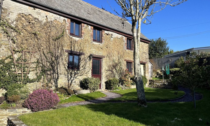 Lanreath Cabaña | Rowan Cottage - sleeps 2 - Nr Looe and Polperro