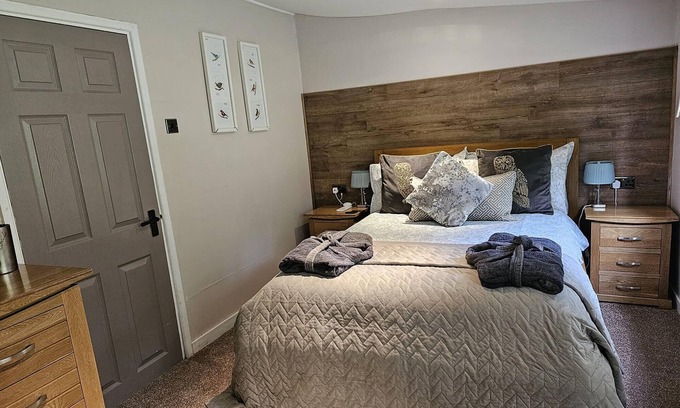 Farden Cabina | Rowan Lodge - Hermoso Lodge de madera en el corazón del campo de Shropshire