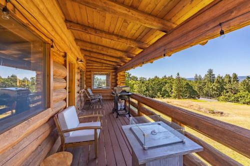 Lyle Casa | Rowland Log Cabin