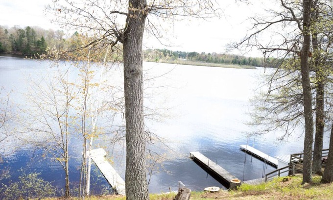 Tomahawk Cabaña | Rowyn's Resort - Cozy Lake Nokomis Cabin
