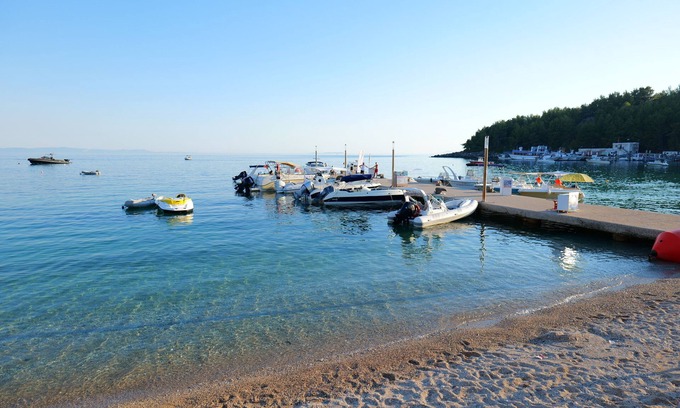 Himare Cama Y Desayuno | Royal 1967