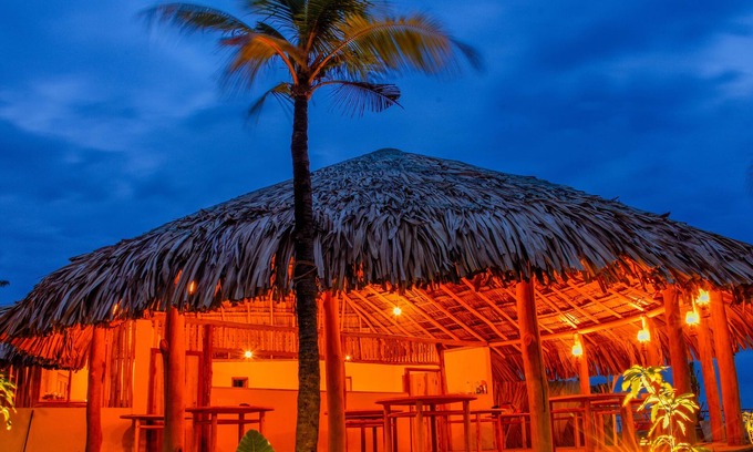Pottuvil Division 2 Hotel | Royal Beach Arugambay