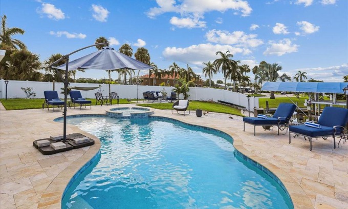 Coral Shores Casa | Royal Blue Dreams flexible rental near Anna Maria Island