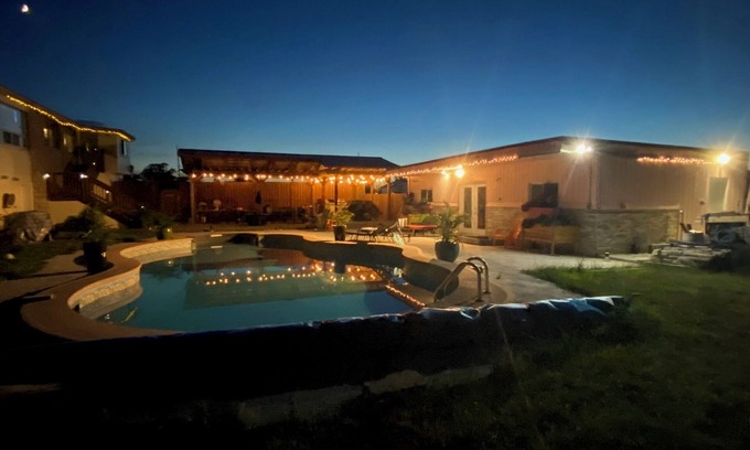 Lincoln Cama Y Desayuno | Royal BnB #1 w/private attached bath and kitchenette. @Royal DeMaria's Winery