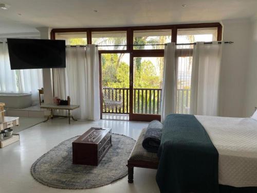 Schoemansville Casa | Royal Castle Views