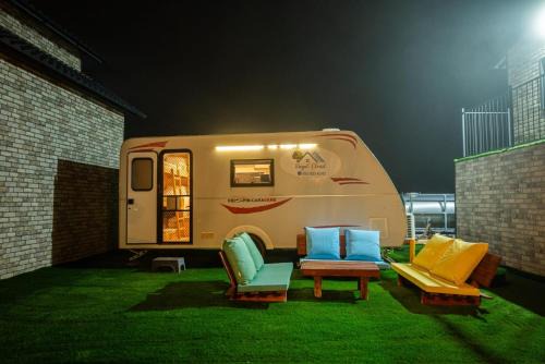 Buq'ata Complejo | Royal cloud caravaan