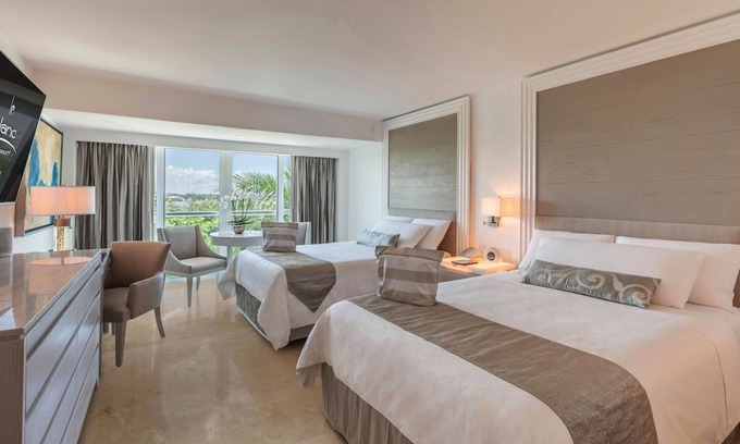 Zona Hotelera Apartamento | Royal Deluxe Suites with Ocean View, Parial Ocean View or Lagoon Views.