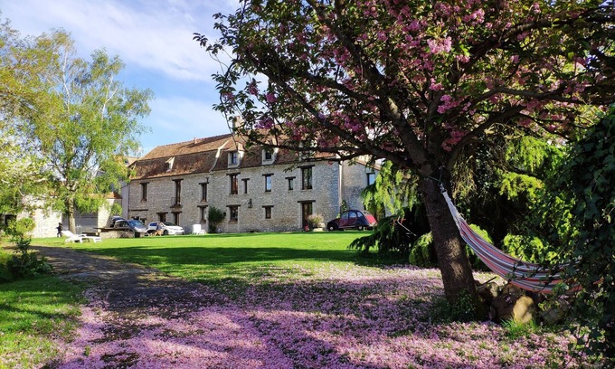 Montainville Cabaña | casa de campo con piscina situada en el Roy cetrería cerca de París