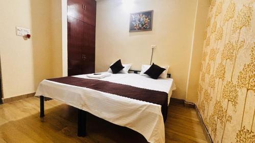 Varanasi Hotel | Royal Galaxy Inn