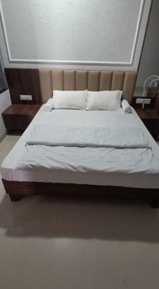Jabalpur Hotel | Royal Greens Club