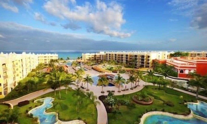 Punta Cancún Complejo | Royal Hacienda Beachfront Resort Playa Del Carmen