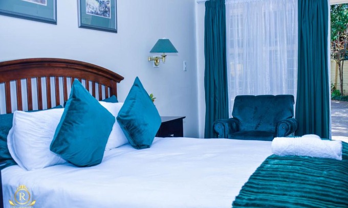 Carletonville Casa | Royal Highness Lux Guesthouse