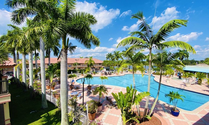 Royal Palm Beach Hotel | Royal Inn Hotel