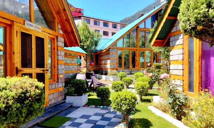Simsa Village Hotel | Royal Kalinga Cottages Manali, Affordable Cottage in Manali with Mountain View