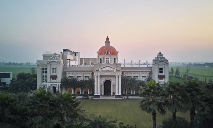Puranpur Complejo | Royal Kingdom Sarovar Portico Pilibhit