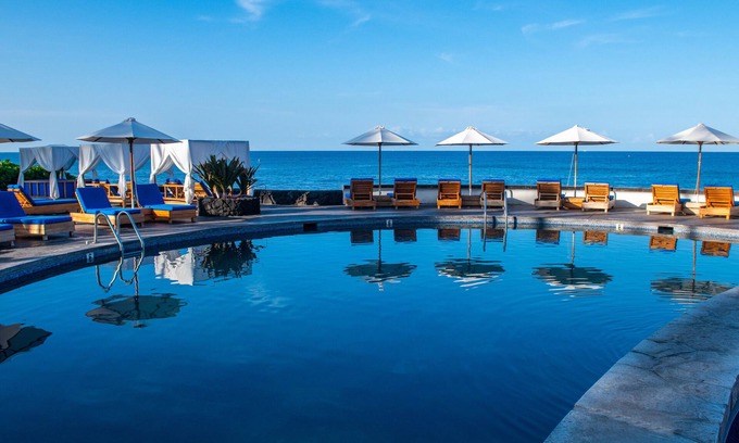 Historic Kailua Village Hotel | Royal Kona Resort