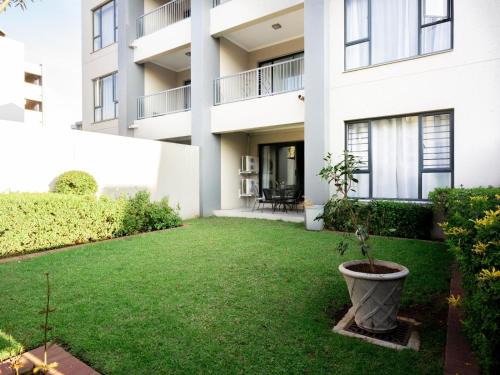 Greater Johannesburg Metropolitan Area Villa | Royal on 81 Ventura
