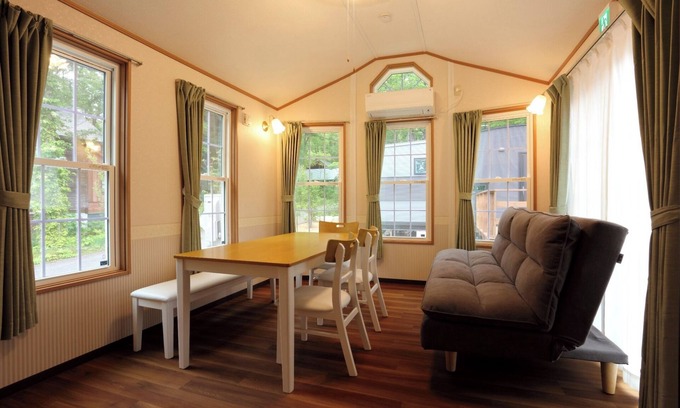 Hokujo Alquiler De RV | Royal One trailer house for rent Room only n / Kitaazumi-gun Nagano
