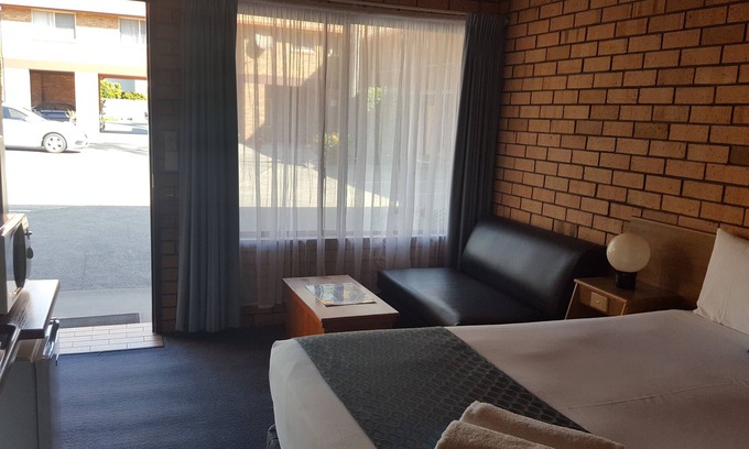 Coffs Harbour Hotel | Royal Palms Motor Inn
