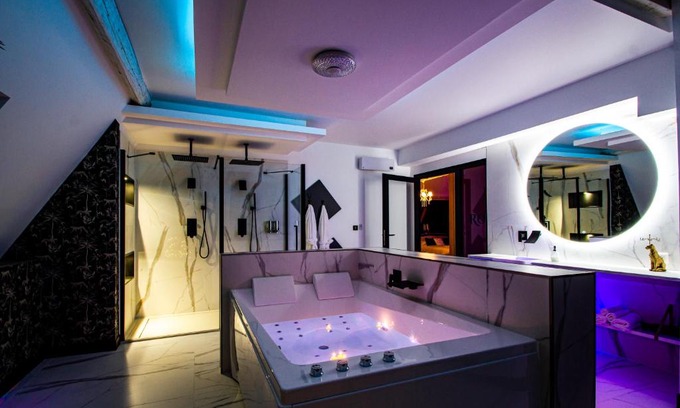 Liverdun Apartamento | Royal Room - Love-room proche de Nancy