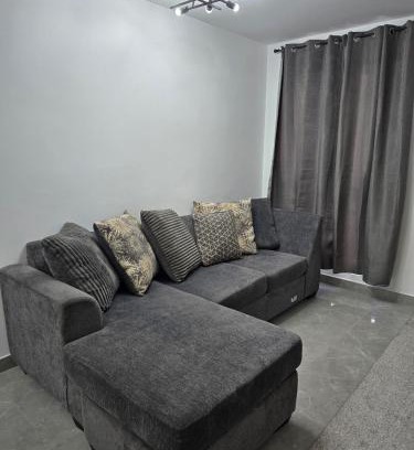 Eden Gardens Apartamento | Royal's Kingston Suite