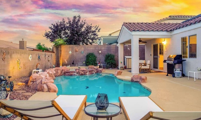 Paradise Hills Casa | Royal Skyline - Spacious & Modern 3BR w Pool & Spa