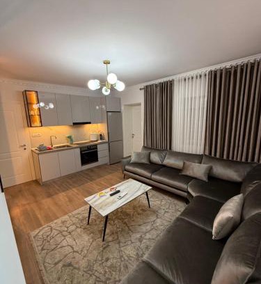 Elbasan Apartamento | Royal Stay Apartment 1 min walk of city centre
