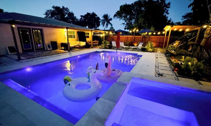 Oakland Park Casa | Royal Villa @ Blue Lizard – Adults ONLY
