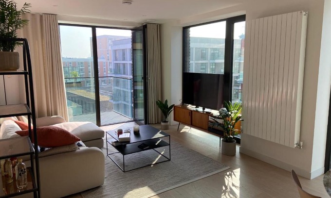 Docklands Apartamento | Royal Wharf by the Thames