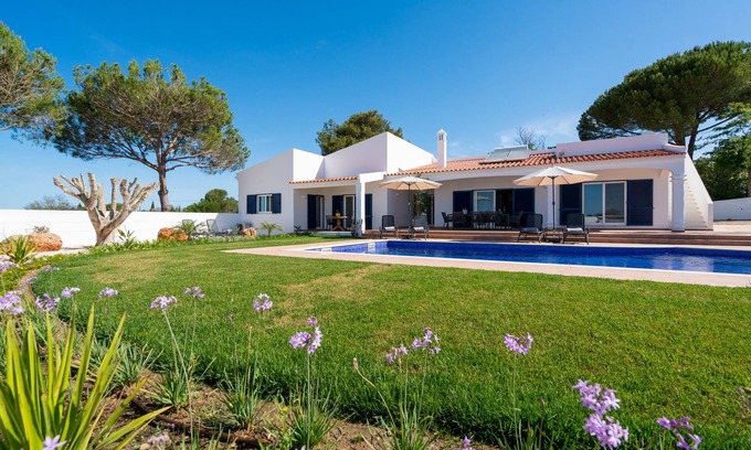 Colinas Verdes Villa | Royale en Luxe Familie Villa in de Groene Heuvels Colinas Verdes bij Lagos