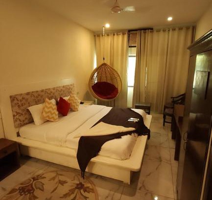 Chandigarh Hotel | RoyalVilla