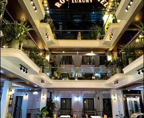 Cat Hai Hotel | Roza Luxury Hotel Cat Ba - Pool & Rooftop