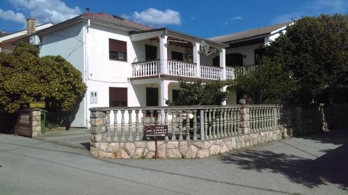 Karlobag Apartamento | Ruža i Natalija