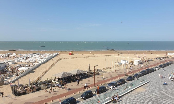Knokke Apartamento | Rubensplein 7p, 4 adults & 3 kids - free parking