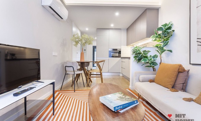 Ciudad Lineal Apartamento | Apartamento Rubik I en Madrid