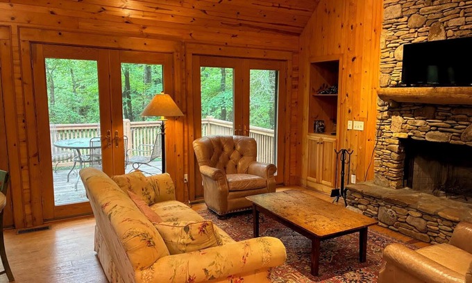 Wiley Cabaña | Ruby Cottage at Splendor Mountain Estate