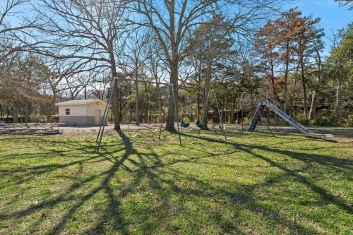 Lacy-Lakeview Casa | Ruby Dell Ranch - Just 10 mins from downtown Waco