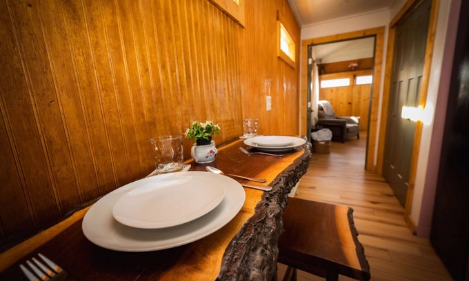 West Newton Apartamento | Ruby s Red Cabin Hot Tub Nature Horses Indy